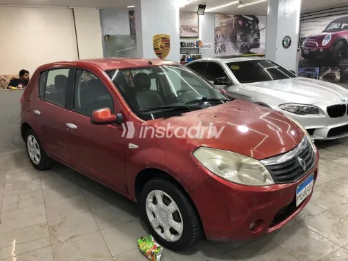 رينو سانديرو 2011 أحمر غامق مستعملة للبيع - 2