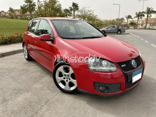فولكس فاغن جولف 5 2009 أحمر مستعملة للبيع - 1
