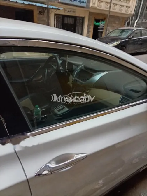 Hyundai Elantra MD 2012 White Used for Sale - 5