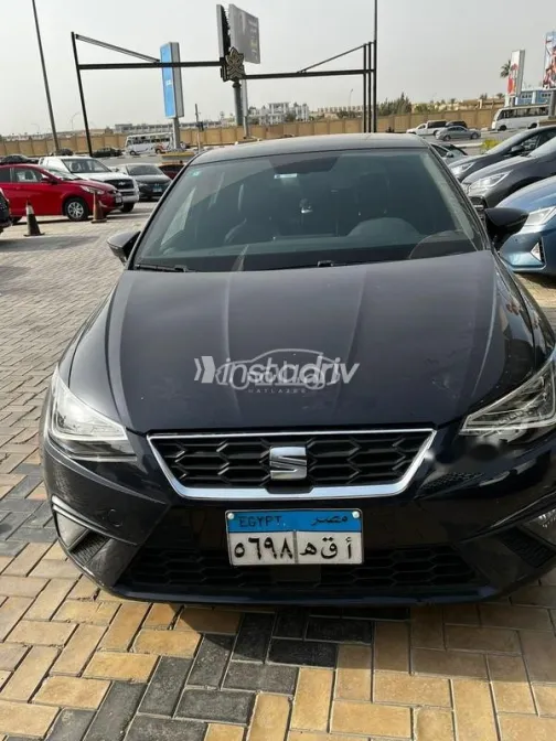 سيات ابيزا 2022 أبيض مستعملة للبيع - 1