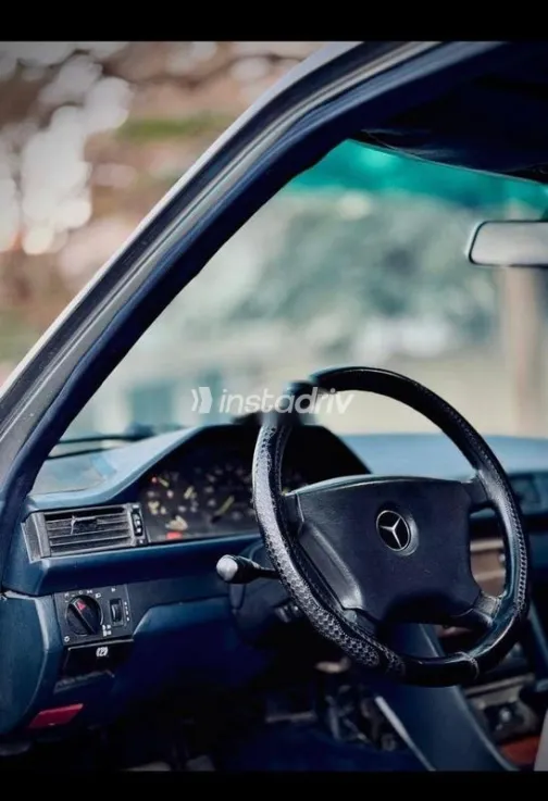 Mercedes E 200 1988 Silver Used for Sale - 7