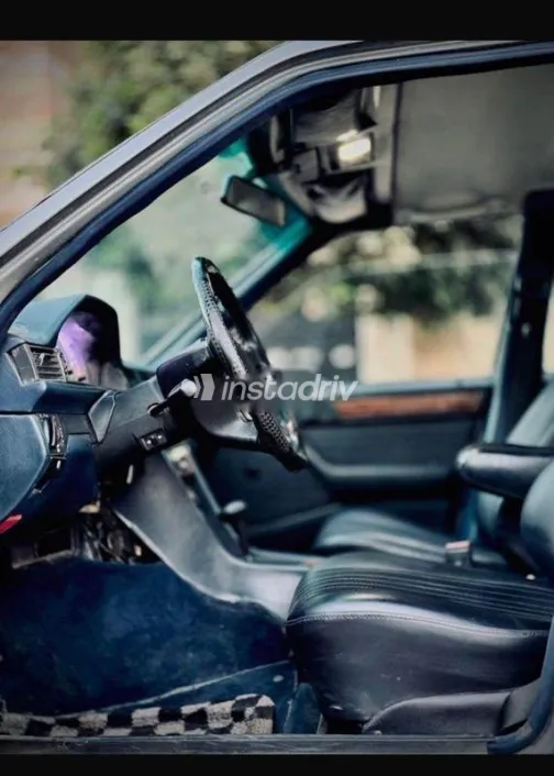 Mercedes E 200 1988 Silver Used for Sale - 8