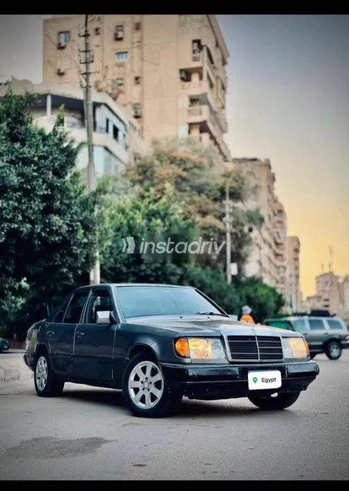 Mercedes E 200 1988 Silver Used for Sale - 10