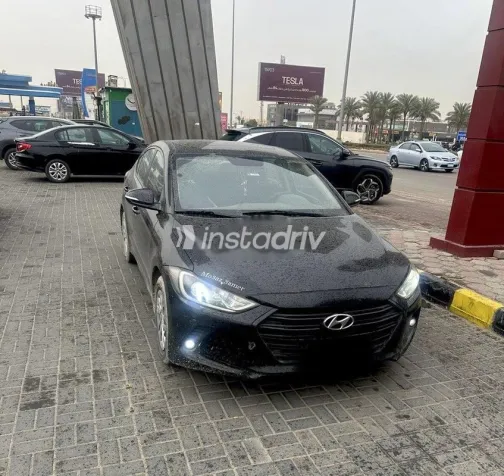 هيونداي إلنترا اى دى 2019 أبيض مستعملة للبيع - 4