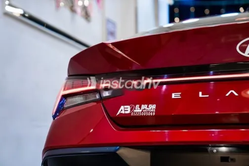 هيونداي إلنترا 2024 أحمر مستعملة للبيع - 4