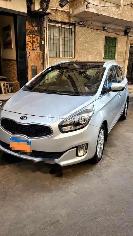 Kia Carens 2015 Silver Used for Sale - 4
