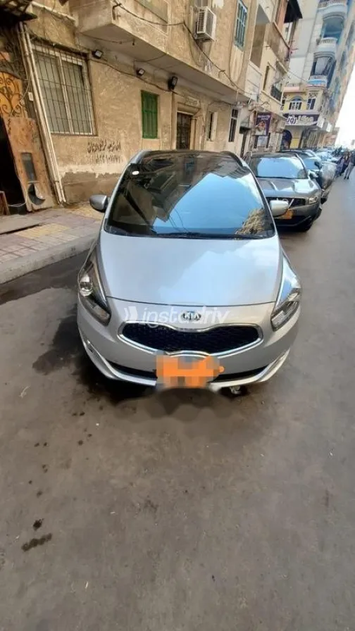 Kia Carens 2015 Silver Used for Sale - 5