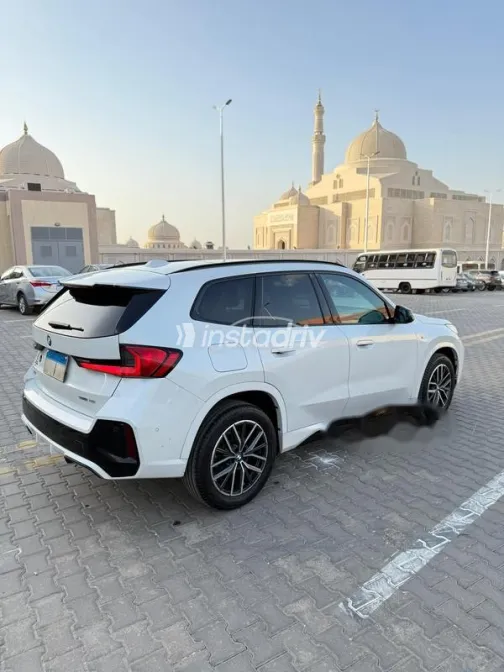 بي ام دبليو X1 2024 أبيض مستعملة للبيع - 3