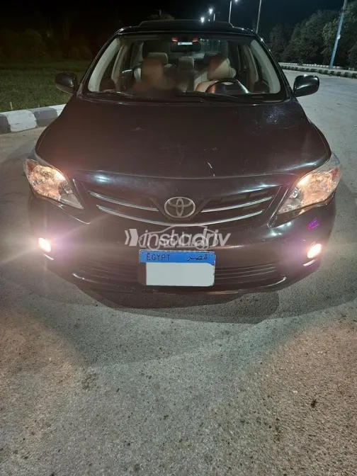 تويوتا كورولا 2013 أسود مستعملة للبيع - 1