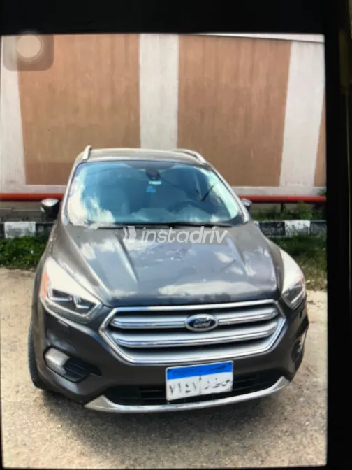Ford Kuga 2017 White Used for Sale - 1