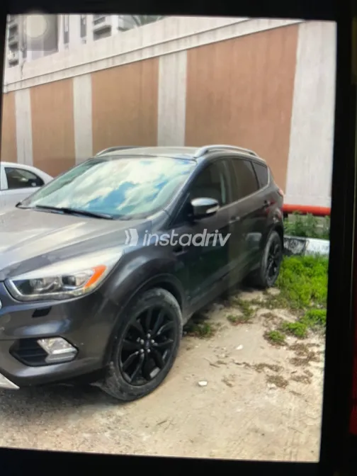 Ford Kuga 2017 White Used for Sale - 2