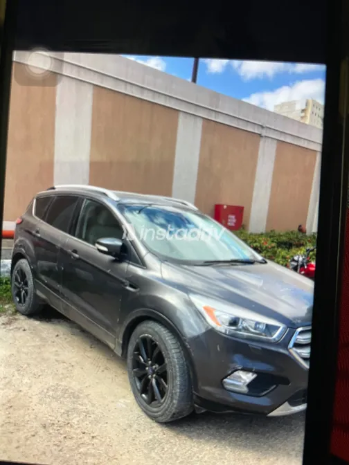 Ford Kuga 2017 White Used for Sale - 3