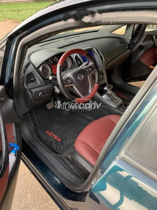 اوبل أسترا 2016 أبيض مستعملة للبيع - 3