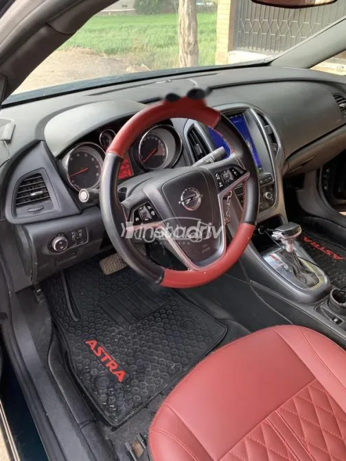 اوبل أسترا 2016 أبيض مستعملة للبيع - 4