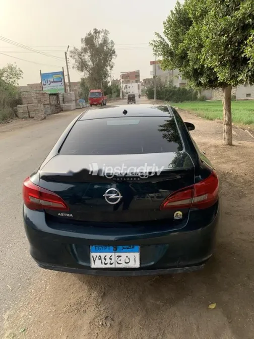اوبل أسترا 2016 أبيض مستعملة للبيع - 7