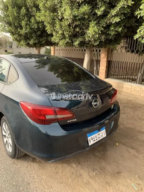اوبل أسترا 2016 أبيض مستعملة للبيع - 8
