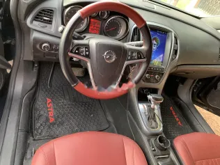 اوبل أسترا 2016 أبيض مستعملة للبيع