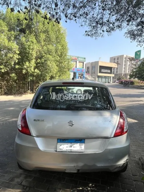 Suzuki Swift 2015 Silver Used for Sale - 4