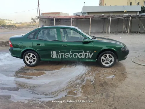 اوبل فيكترا 1996 أخضر مستعملة للبيع - 1