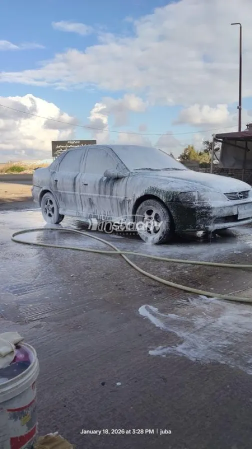 اوبل فيكترا 1996 أخضر مستعملة للبيع - 2