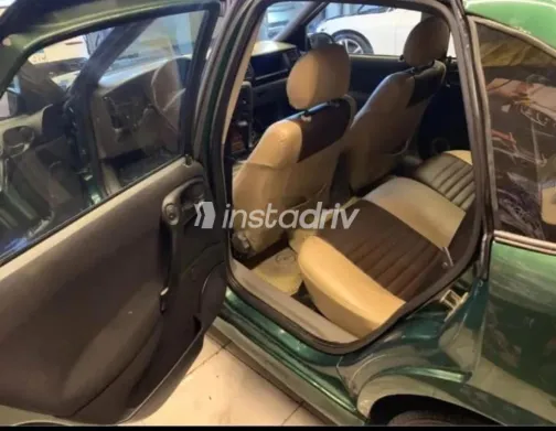 اوبل فيكترا 1996 أخضر مستعملة للبيع - 4