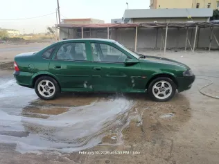 اوبل فيكترا 1996 أخضر مستعملة للبيع