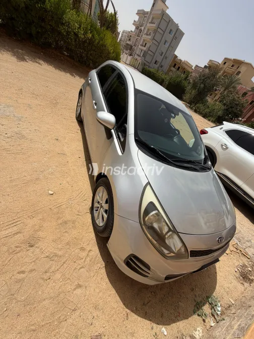 Kia Rio 2017 White Used for Sale - 1