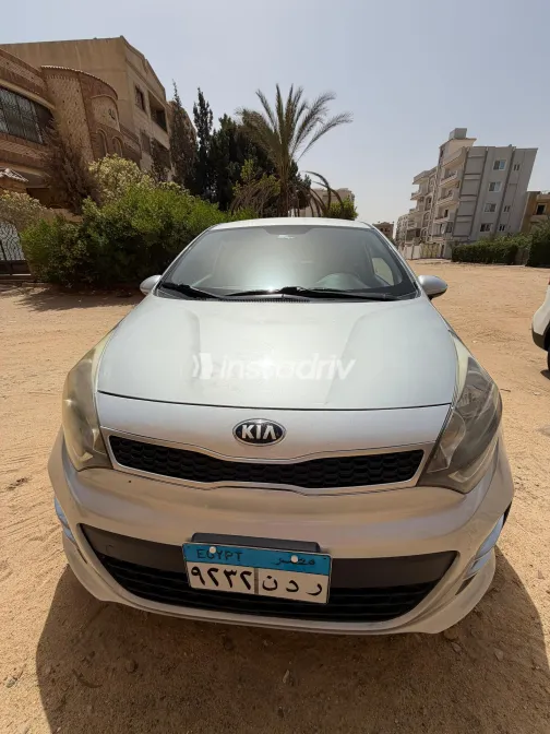 Kia Rio 2017 White Used for Sale - 2