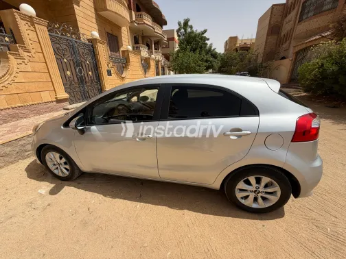 Kia Rio 2017 White Used for Sale - 4