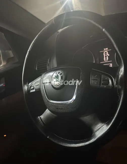 سكودا اوكتافيا 2010 أبيض مستعملة للبيع - 3