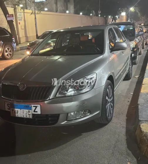 سكودا اوكتافيا 2010 أبيض مستعملة للبيع - 8