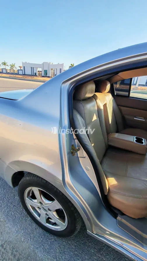 اسبيرانزا A516 2011 أبيض مستعملة للبيع - 6