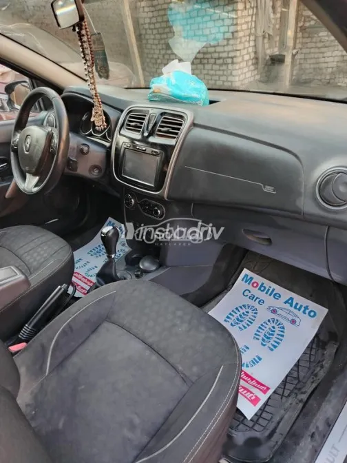 Renault Logan 2015 Black Used for Sale - 5