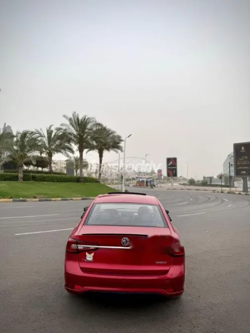 ام جى 5 2021 أحمر مستعملة للبيع - 3