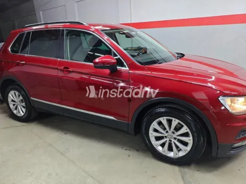 فولكس فاغن تيجون 2018 أبيض مستعملة للبيع - 1