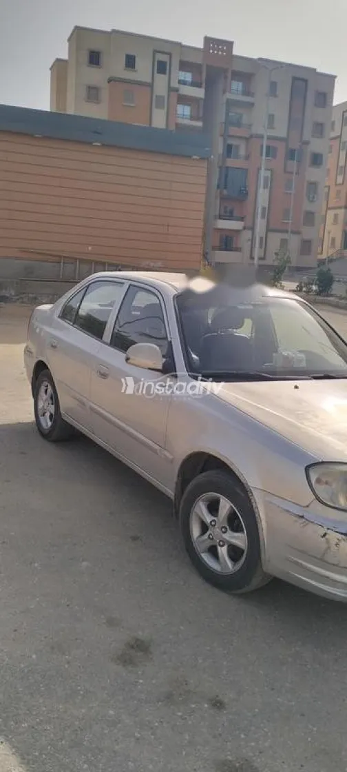 Hyundai Verna 2011 Silver Used for Sale - 3