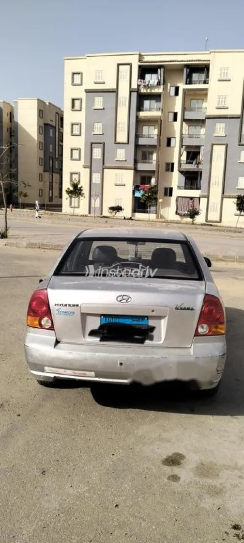 Hyundai Verna 2011 Silver Used for Sale - 4