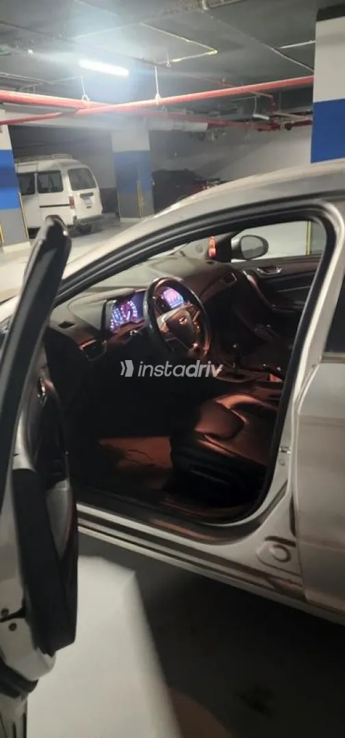 Chery Arrizo 5 2023 White Used for Sale - 4