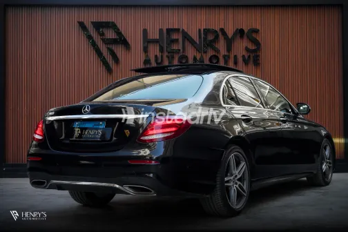 مرسيدس E 300 2019 أبيض مستعملة للبيع - 1