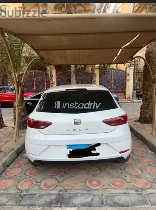 سيات ليون 2019 أبيض مستعملة للبيع - 8