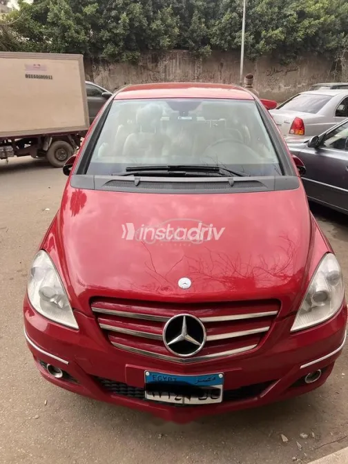 مرسيدس B 150 2009 أحمر مستعملة للبيع - 1