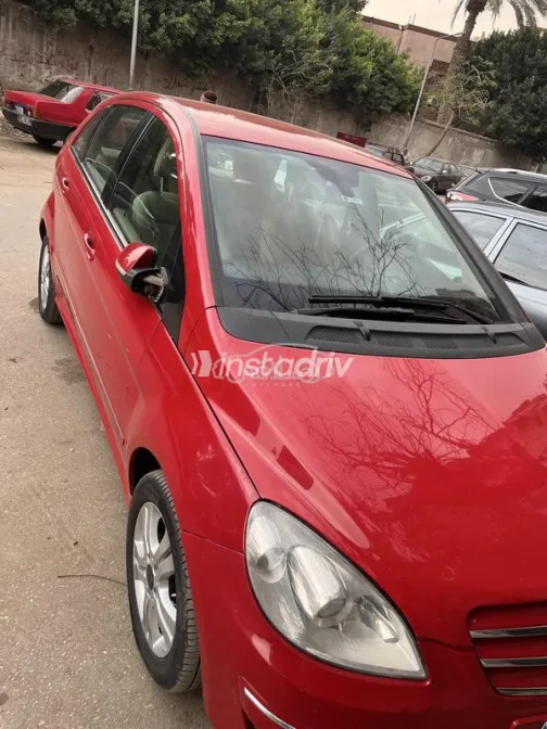 مرسيدس B 150 2009 أحمر مستعملة للبيع - 2