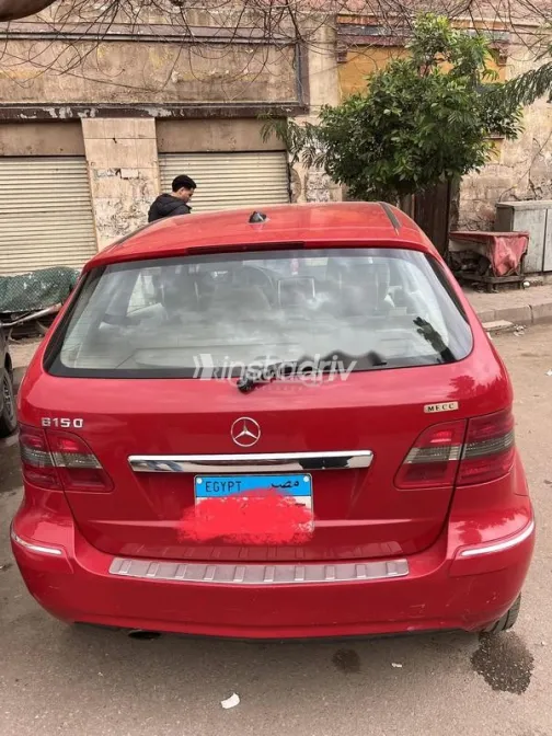 مرسيدس B 150 2009 أحمر مستعملة للبيع - 3