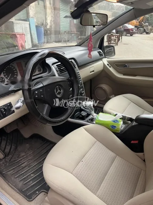 مرسيدس B 150 2009 أحمر مستعملة للبيع - 5