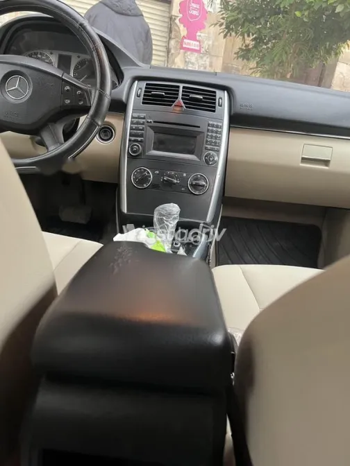 مرسيدس B 150 2009 أحمر مستعملة للبيع - 6