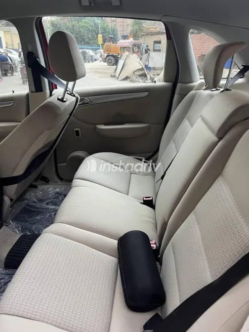 مرسيدس B 150 2009 أحمر مستعملة للبيع - 7