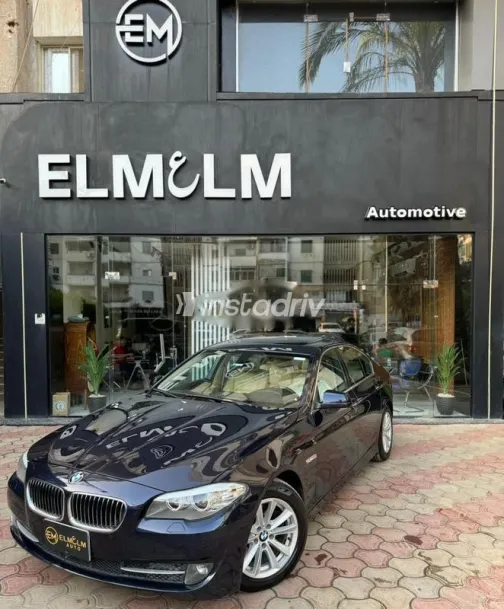 بي ام دبليو 520 2013 أزرق غامق مستعملة للبيع - 3