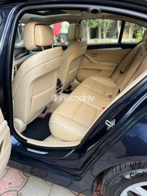 بي ام دبليو 520 2013 أزرق غامق مستعملة للبيع - 4