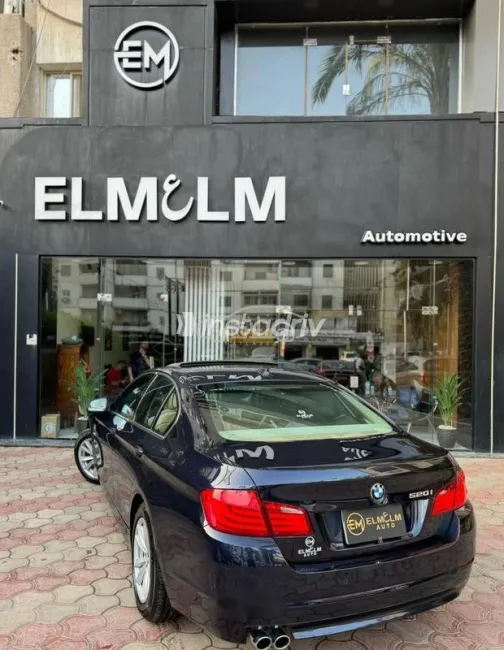 بي ام دبليو 520 2013 أزرق غامق مستعملة للبيع - 9