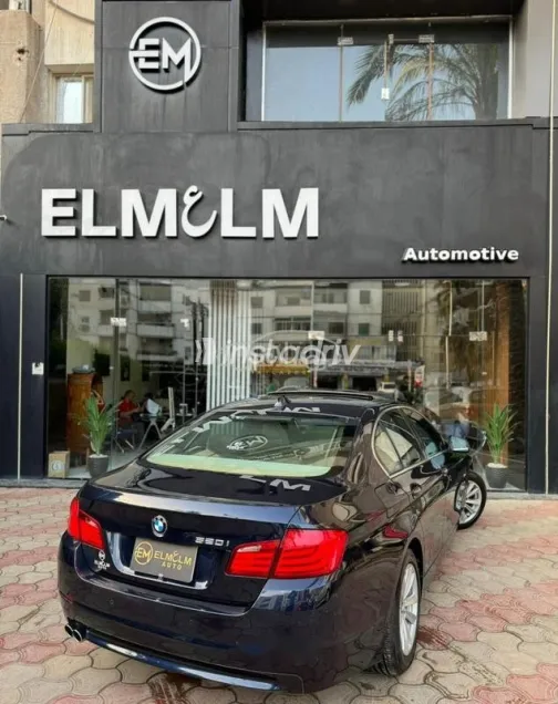 بي ام دبليو 520 2013 أزرق غامق مستعملة للبيع - 10